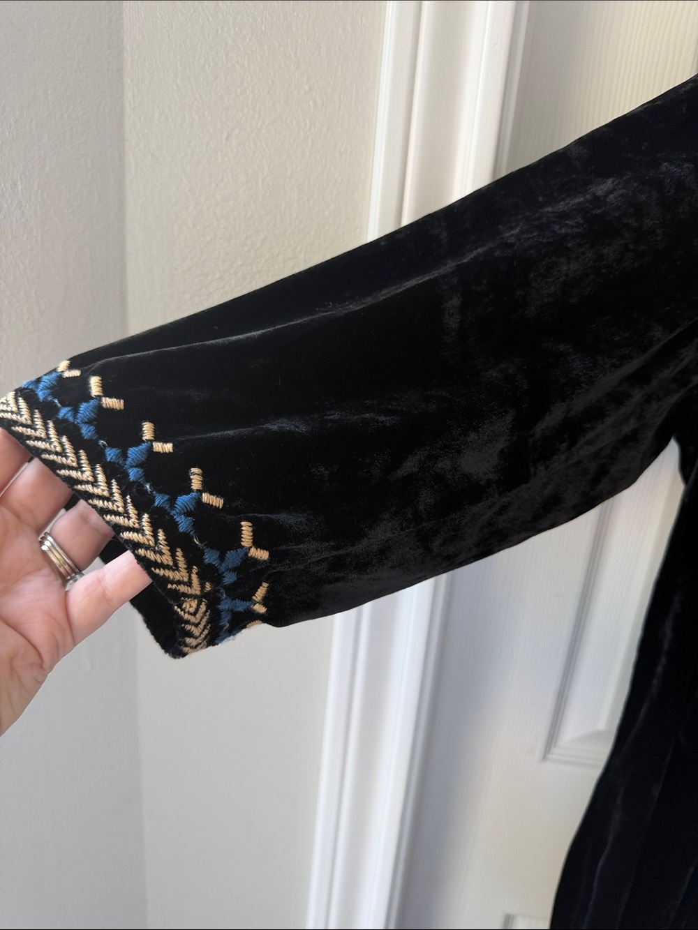 Johnny Was Black Velvet Open-Front Embroidered kimono - Picture 3 of 6